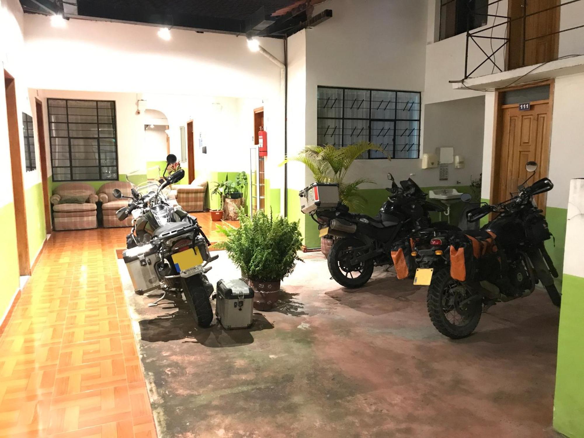 Accel Hotel La Quinta إيبارا المظهر الخارجي الصورة
