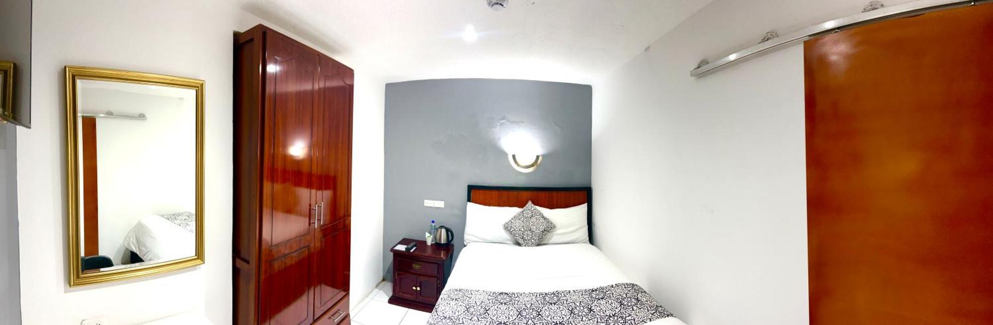 Accel Hotel La Quinta إيبارا المظهر الخارجي الصورة