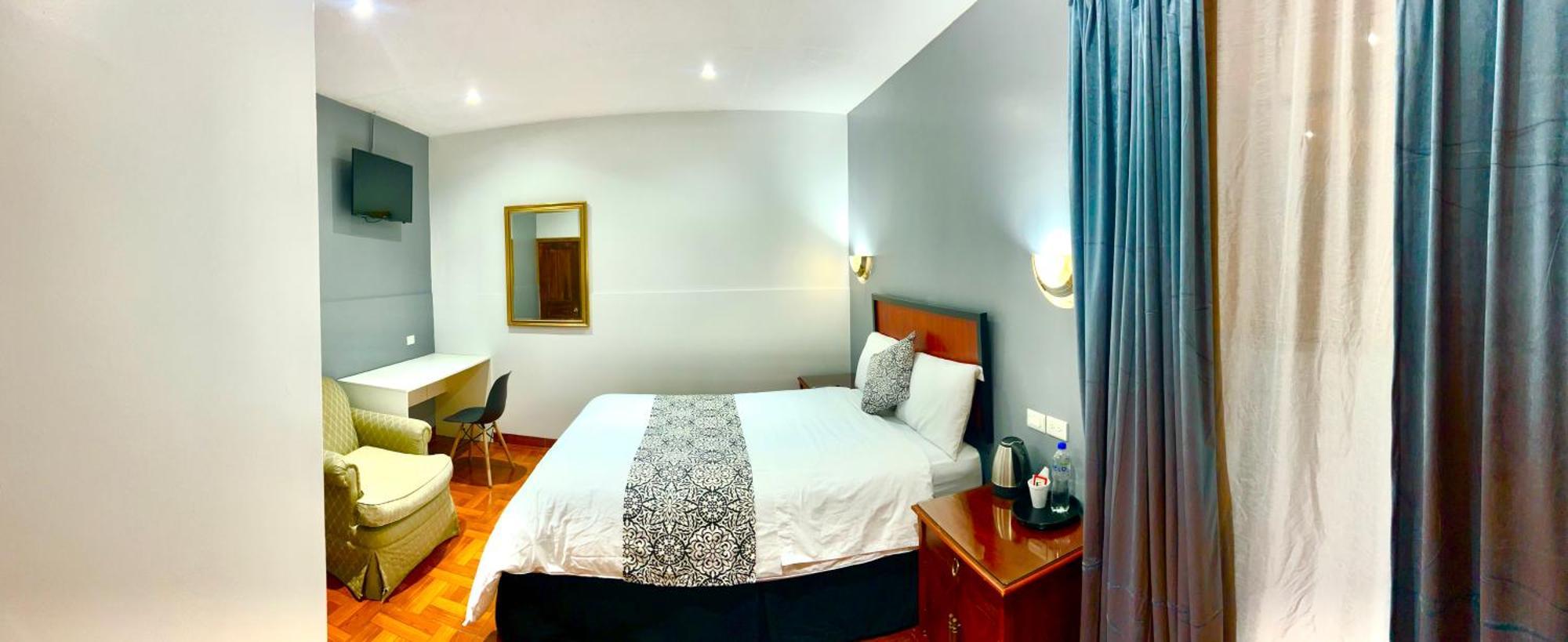 Accel Hotel La Quinta إيبارا المظهر الخارجي الصورة