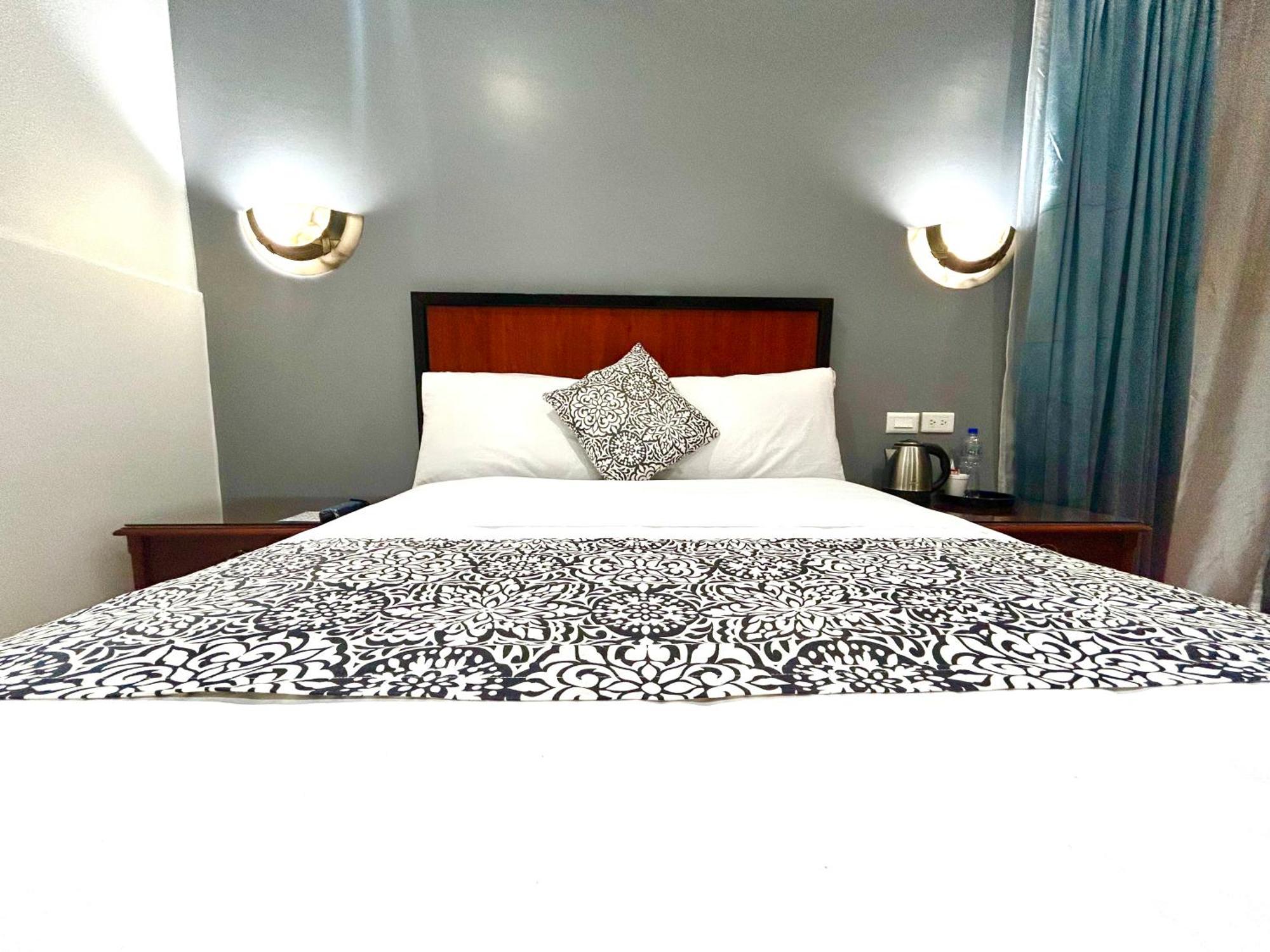 Accel Hotel La Quinta إيبارا المظهر الخارجي الصورة