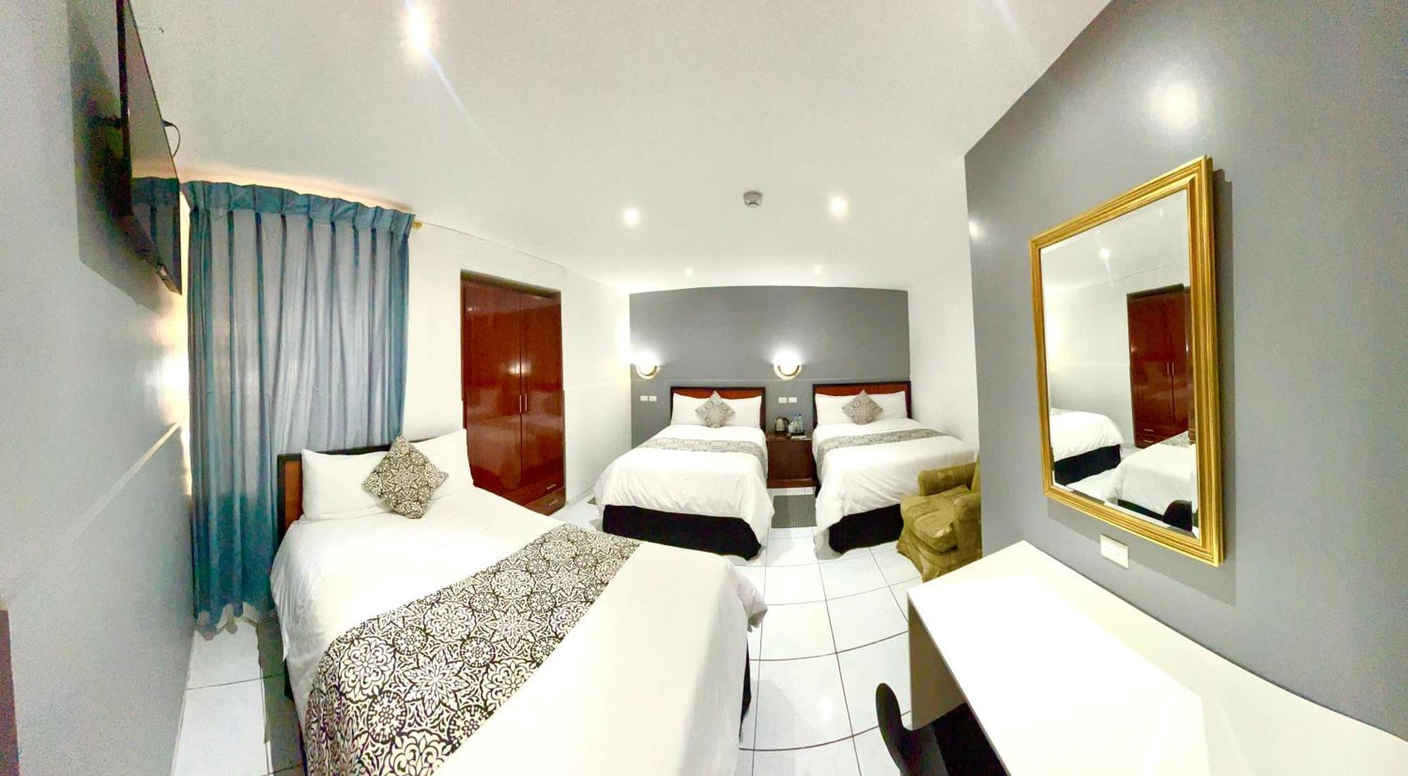 Accel Hotel La Quinta إيبارا المظهر الخارجي الصورة