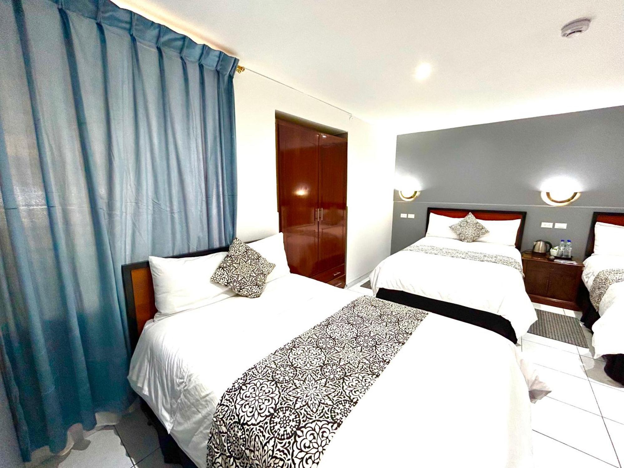 Accel Hotel La Quinta إيبارا المظهر الخارجي الصورة