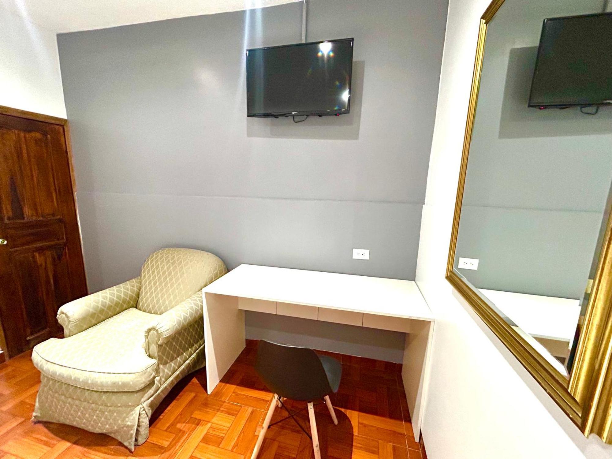 Accel Hotel La Quinta إيبارا المظهر الخارجي الصورة