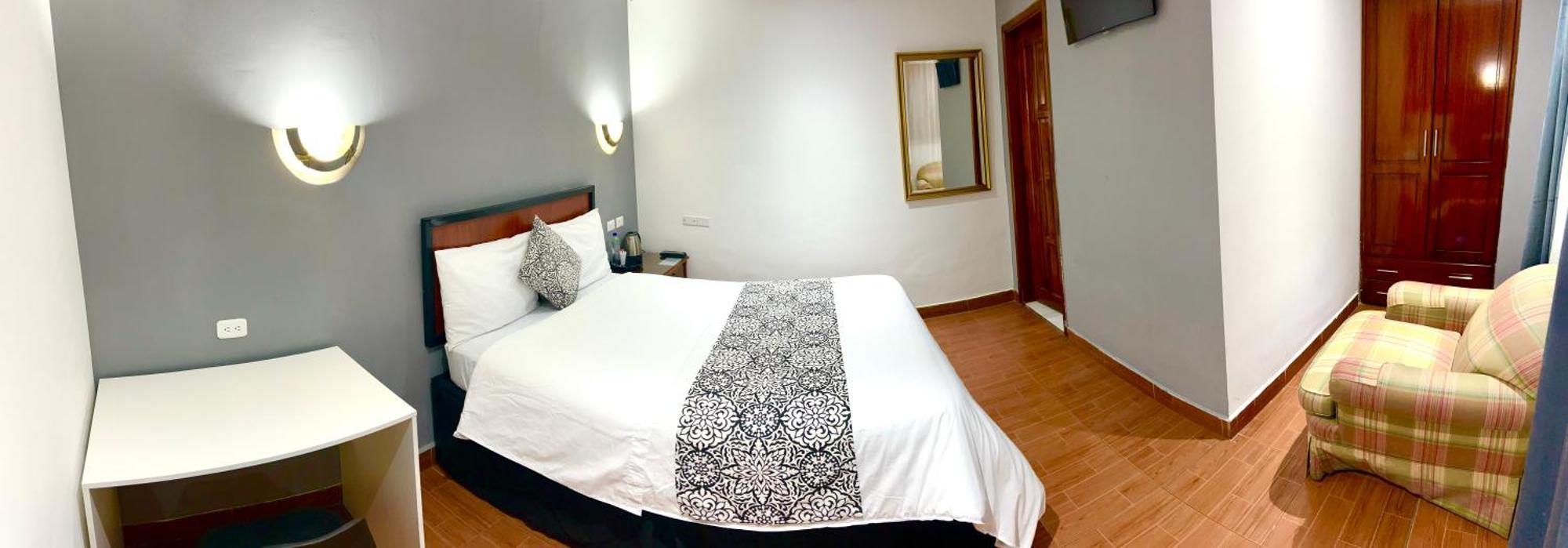 Accel Hotel La Quinta إيبارا المظهر الخارجي الصورة