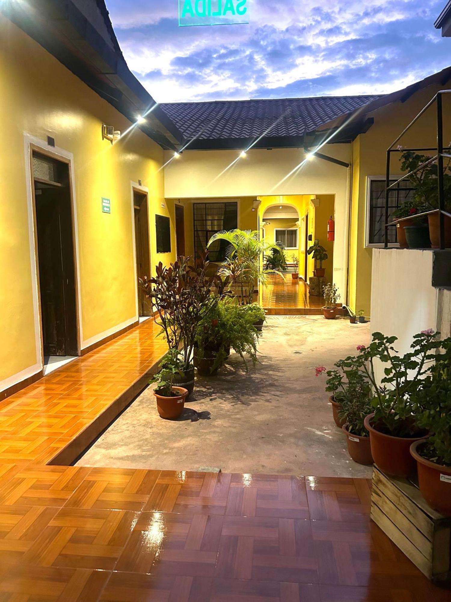 Accel Hotel La Quinta إيبارا المظهر الخارجي الصورة