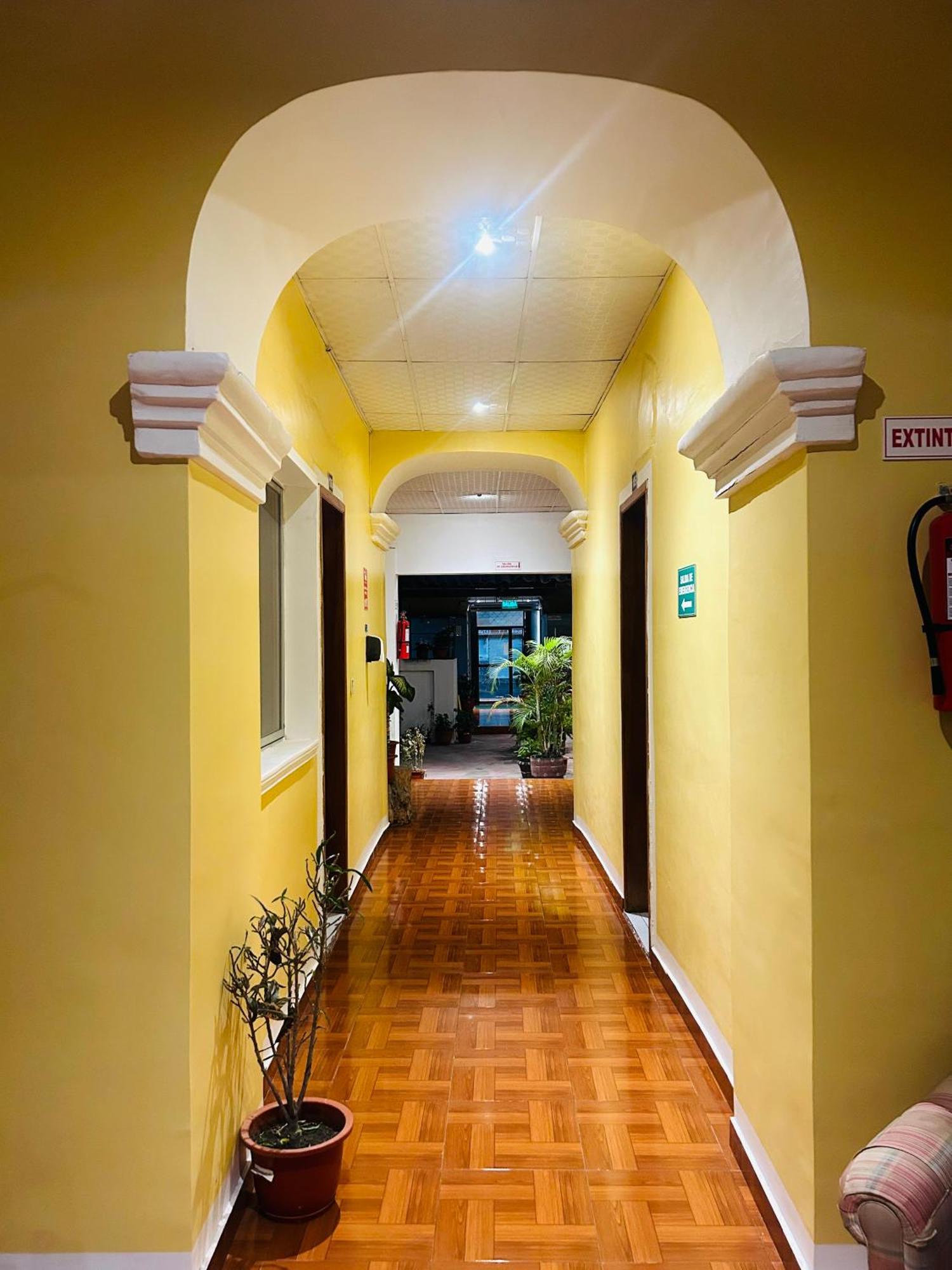 Accel Hotel La Quinta إيبارا المظهر الخارجي الصورة